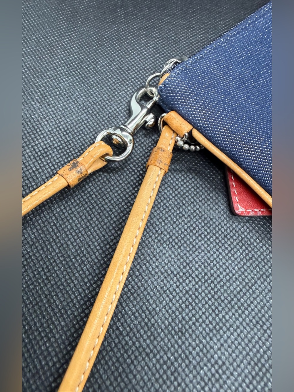 💙COACH💙Vintage Y2K Denim & Vachetta Leather Wristlet/EUC - Picture 6 of 9